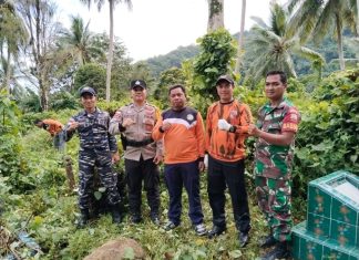 Peringati HUT Sumpah Pemuda ke-96, PP Anambas Lakukan Aksi Bersih di TPU