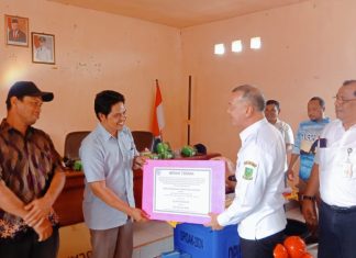Dinas Perikanan Natuna Berikan Alat Tangkap Ikan Pada Nelayan