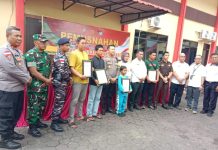 Pemkab Anambas serahkan Penghargaan Pada Warga yang Berhasil Temukan Narkoba
