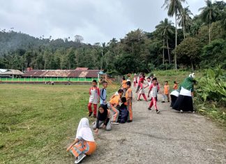 Peringati HPSN, SDN 005 Gelar Gotong Royong