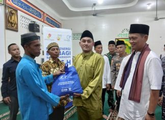 Ketua DPRD Anambas, Rian Kurniawan, Sambangi Warga Siantan Timur dan Bagikan Bantuan Sembako