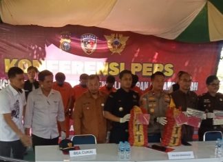 Polres Bengkalis Ungkap Kasus Penyelundupan Bawang Merah dan Ban Bekas di Pantai Sepahat