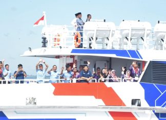 Asisten Setda Bengkalis Lepas 174 Jemaah Calon Haji Kloter 13 di Pelabuhan Bandar Sri Laksamana