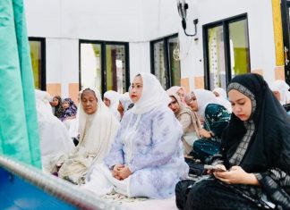 Rayakan Idul Adha di Muara Basung, Kasmarni Ajak Warga Saling Peduli dan Saling Menguatkan