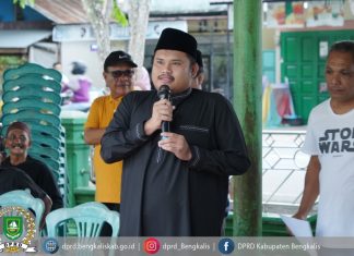 Masjid Al-Mubarak Sembelih 11 Hewan Kurban, Ketua DPRD Septian Nugraha Turut Berkurban