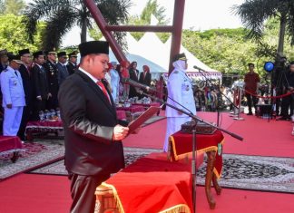 Ketua DPRD Bengkalis, Karisma Septian Nugraha, Membacakan Teks Proklamasi dalam Peringatan HUT RI ke-80