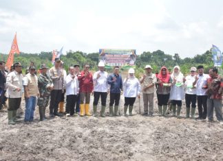 Bupati Bengkalis Resmikan Program PSR, Petani Muara Dua Sambut Antusias