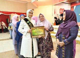 Dedikasi Kasmarni Berbuah Penghargaan: Bunda PAUD Bengkalis Inspirasi Parenting Positif Riau