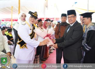 Wisuda Politeknik Negeri Bengkalis, DPRD Sampaikan Pesan untuk Generasi Muda Inovatif
