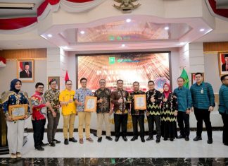 Wabup Bengkalis Terima Juara II Paritrana Award 2025 Tingkat Provinsi Riau