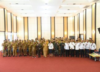 Tingkatkan Pelayanan Publik, Bupati Bengkalis Serahkan Penghargaan PEKPPP 2025