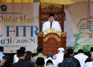 Khutbah Idul Fitri di Bintan: Bupati Roby Ajak Jaga Kebersamaan dan Silaturahmi