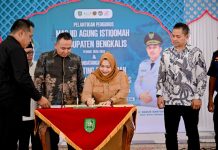 Wujudkan Pelayanan Modern, Bupati Kasmarni Luncurkan Tiket Elektronik