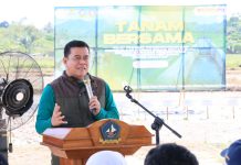 Tanam Bersama di Bintan Buyu, Sekda Ronny Kartika: Kolaborasi Kunci Kemajuan Pertanian Bintan