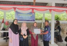 Pemdes Tarempa Timur Salurkan BLT Mei, 12 Keluarga Terima Bantuan