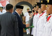 Bupati Roby Kukuhkan Paskibraka Bintan