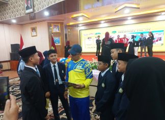 Tujuh Santri Rohil Kunjungi Sekda, Bahas Persiapan Generasi Muda Hadapi Masa Depan